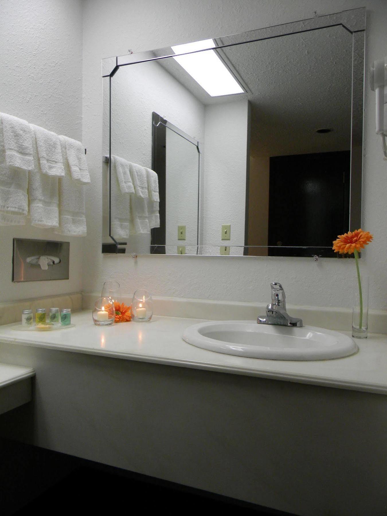 Garden Hotel And Conference Center South Beloit 外观 照片