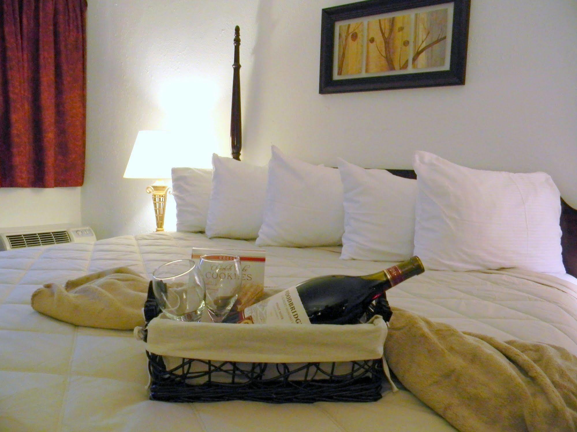 Garden Hotel And Conference Center South Beloit 外观 照片