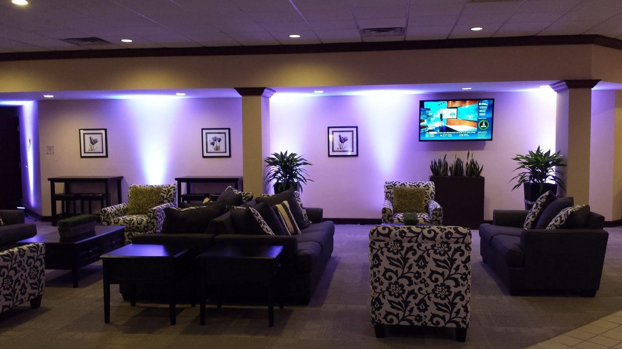 Garden Hotel And Conference Center South Beloit 外观 照片